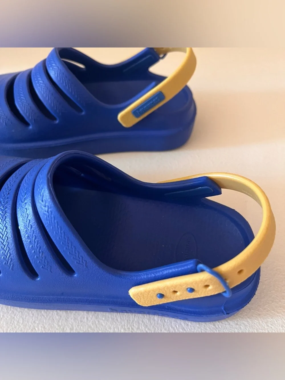 Havaianas clog sandals